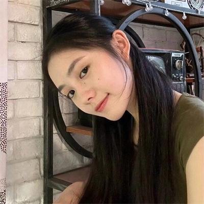 飘动的红丝带封面